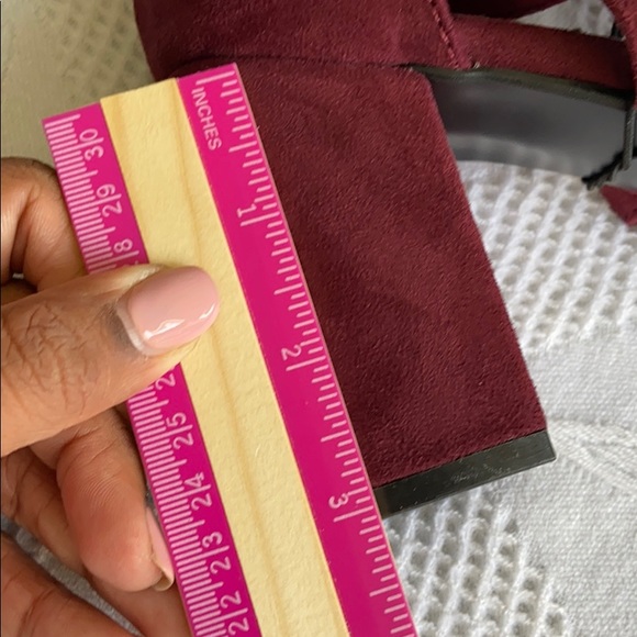 ❤️🆕REVAMPED VELVET BLOCK HEELS 👠 ❤️ - Picture 5 of 8